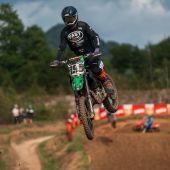 Beim 4. Lauf der österreichischen Motocross-Staatsmeisterschaft in Weyer (Oberösterreich) konnte Rudi Plch vom Team Zweirad Damianik seine starke Formkurve bestätigen.